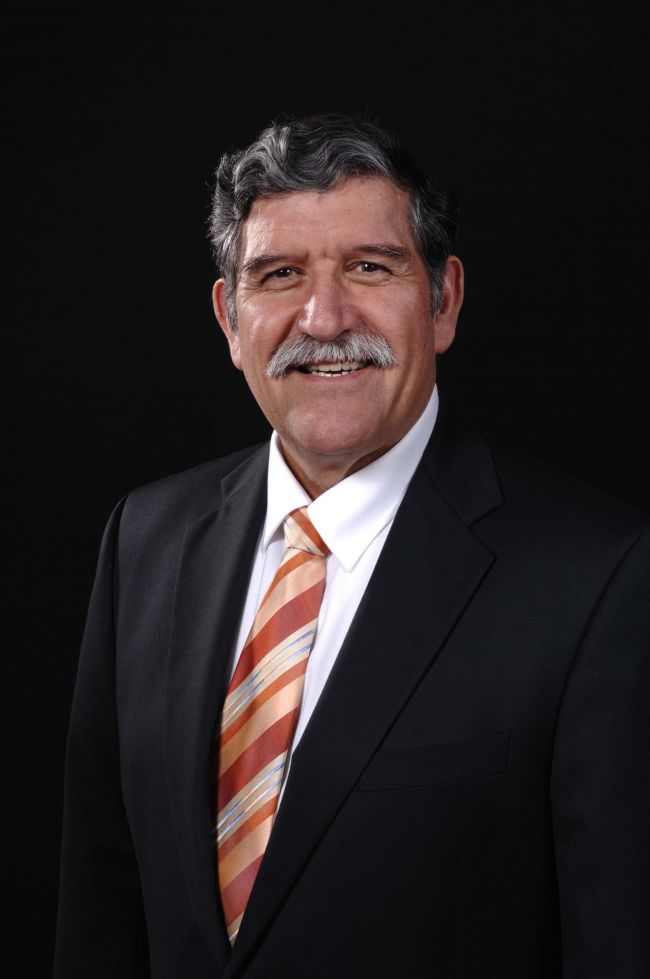 Dr. Ricardo Romo